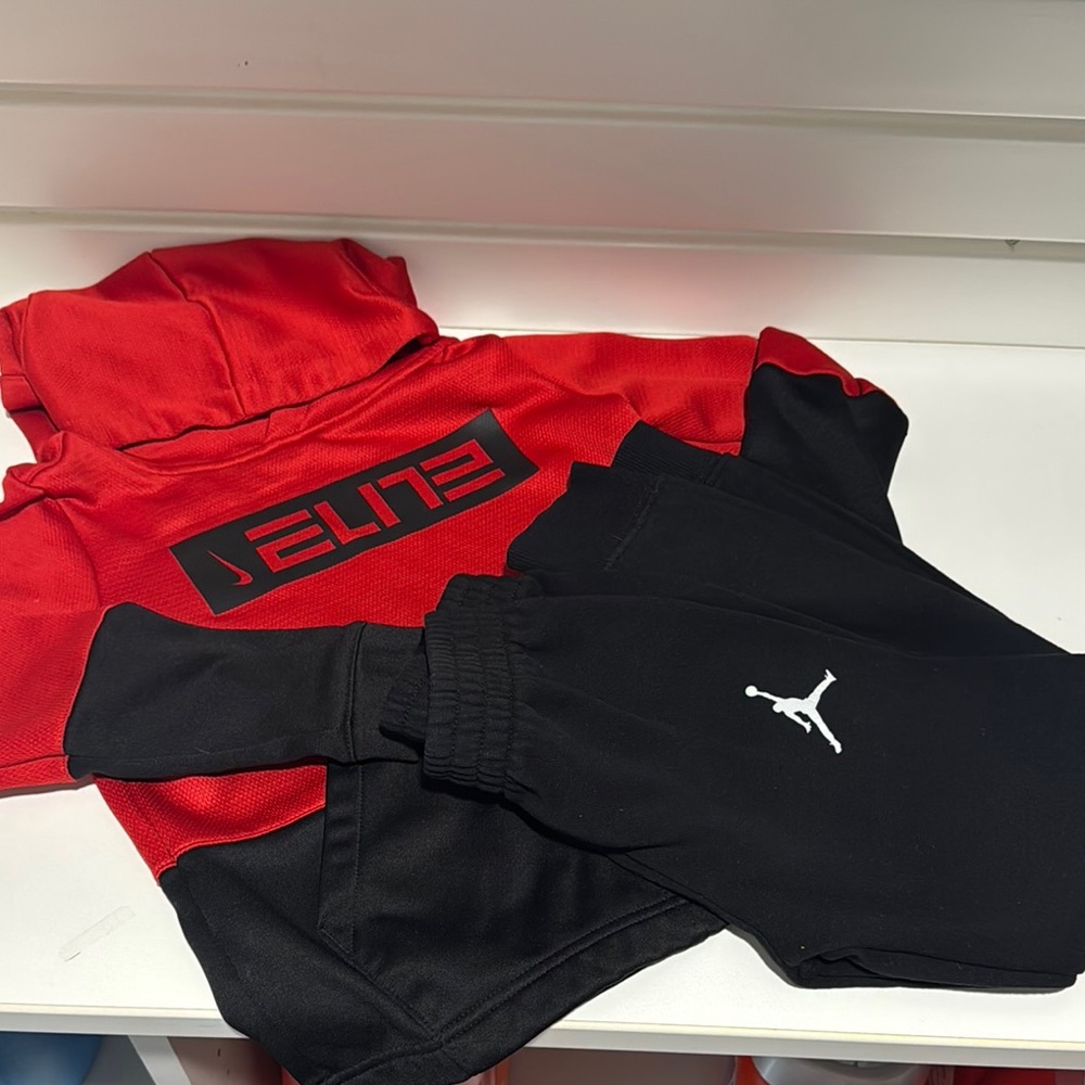 Nike Kids Matching Set - Red and Black